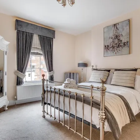 4 Bed In Oc-w461 Whitby