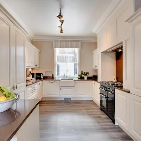 4 Bed In Oc-w461