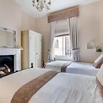 4 Bed In Oc-w461