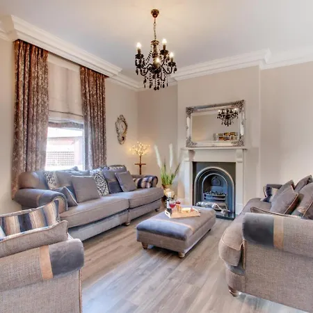 Holiday home 4 Bed In Oc-w461 *