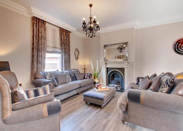 Holiday home 4 Bed In Oc-w461 *