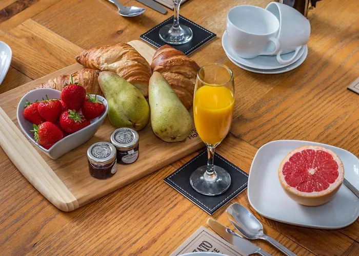 4 Bed In Oc-w461 Whitby