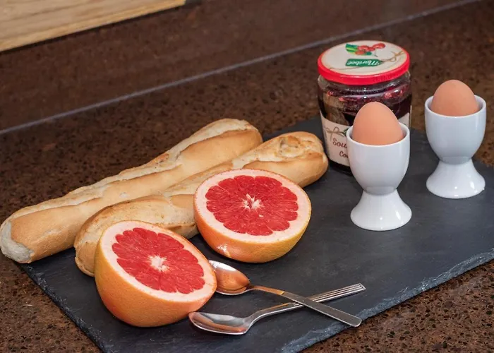 4 Bed In Oc-w461 Holiday home *