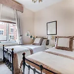 4 Bed In Oc-w461 Whitby