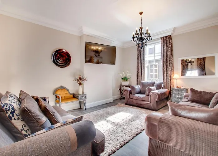 Holiday home 4 Bed In Oc-w461 *